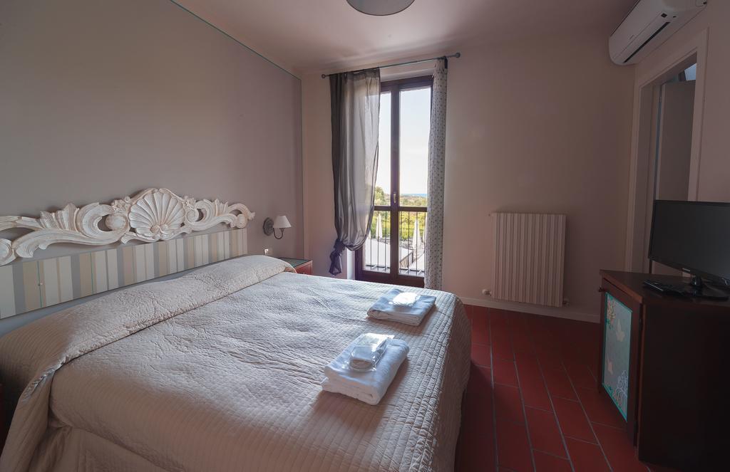 Country House Il Casale Hotel Altidona Habitación foto